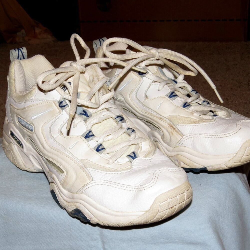 Women's Reebok Size 7.5 Athletic Shoe